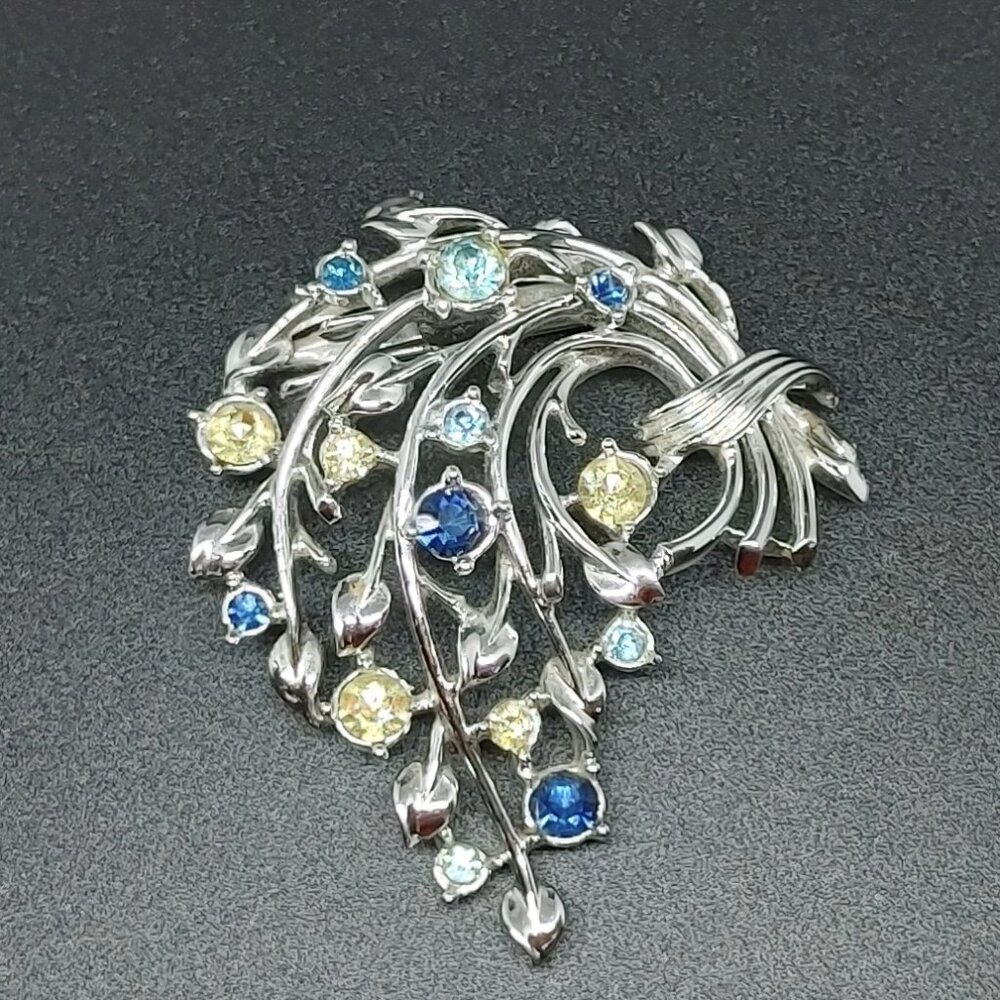Cute Vintage Coro Sivertone Brooch with Yellow, Dark Bue & Light Blue Crystals
